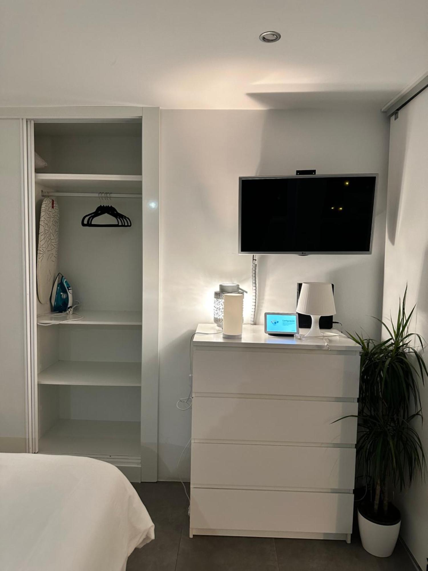 Lotus Apartment Alicante Bagian luar foto