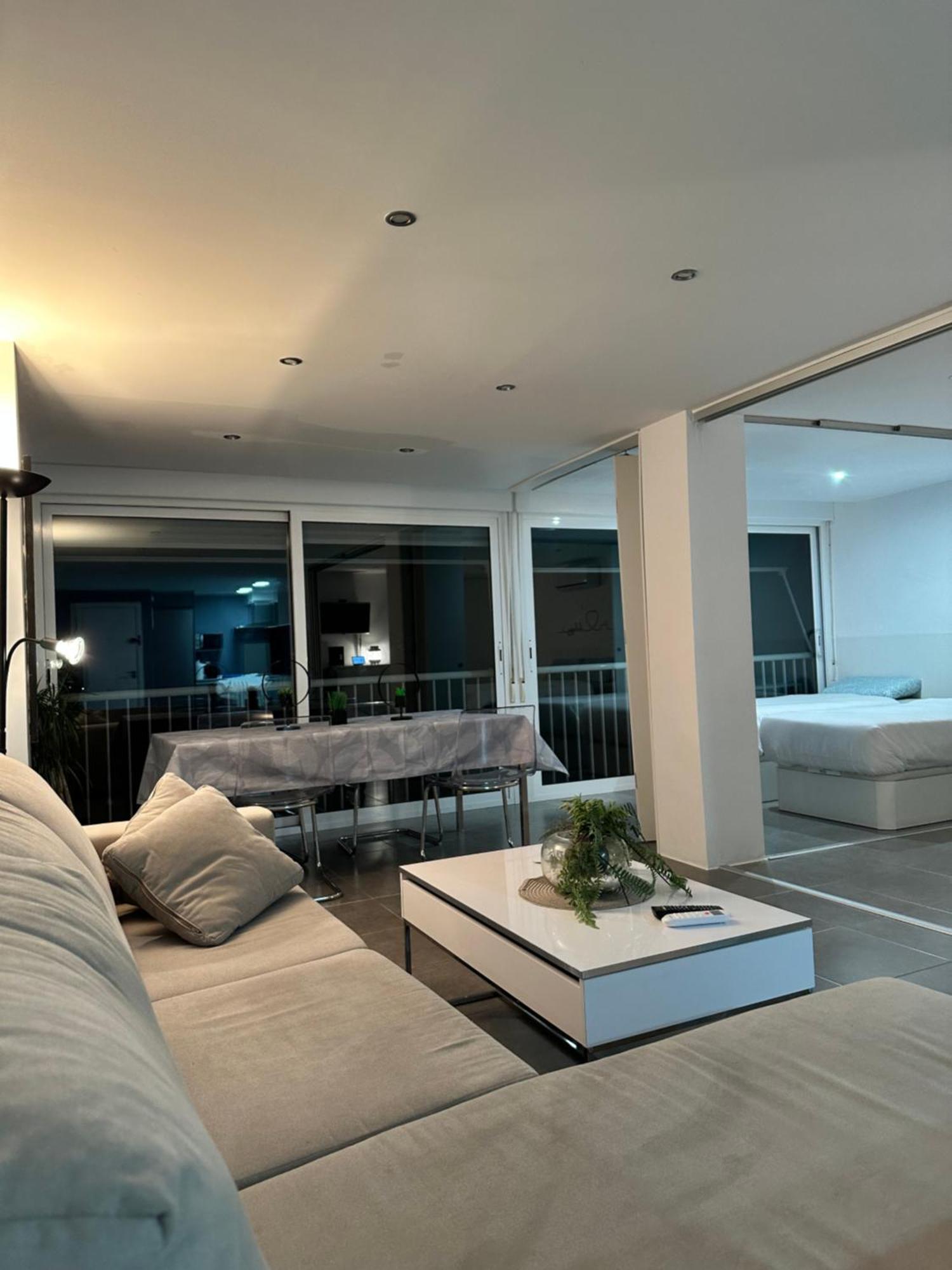 Lotus Apartment Alicante Bagian luar foto
