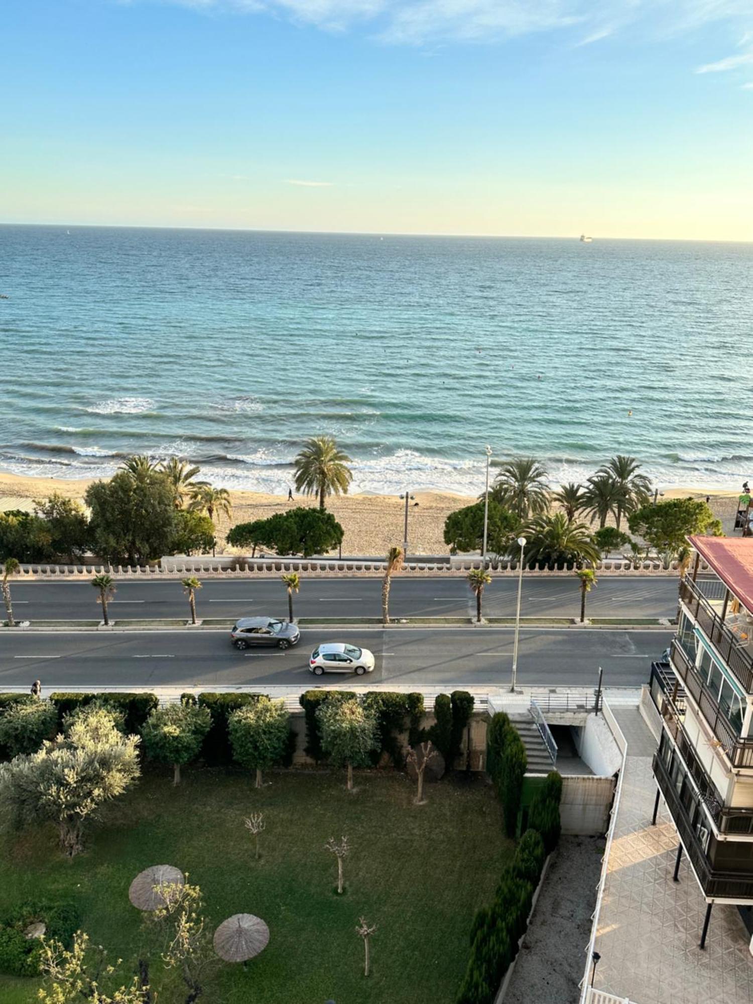 Lotus Apartment Alicante Bagian luar foto